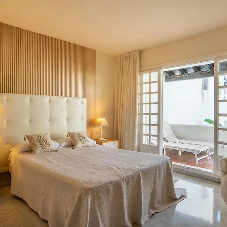 Luxury In Puento Apartment Marbella